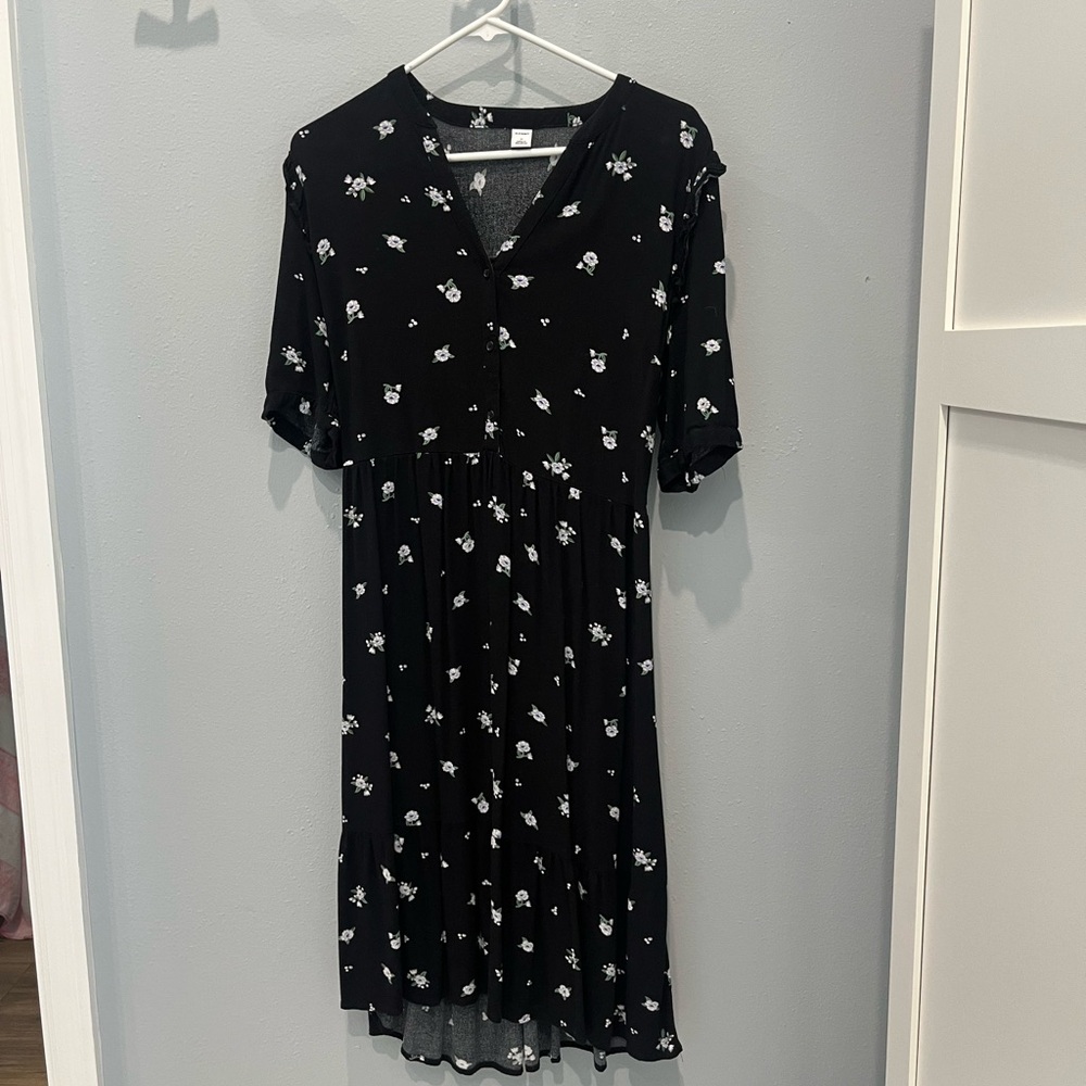 Old Navy Black and White Floral Midi Dress